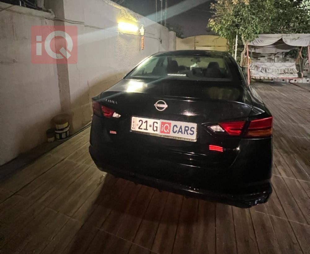 نيسان ألتيما